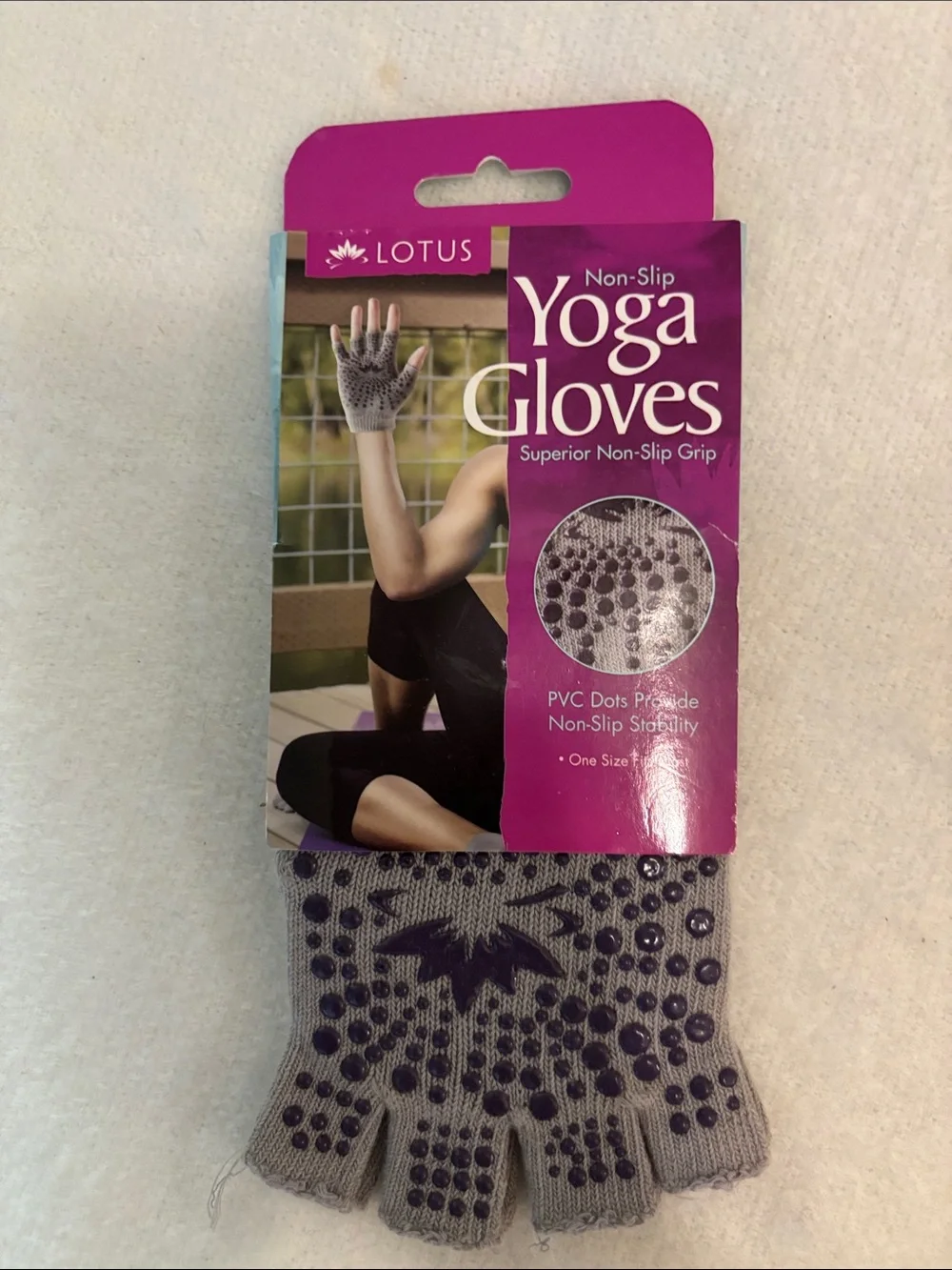 NWT LOTUS Non-Slip Yoga Gloves Gray OS Fits Most